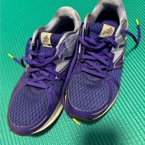 New Balance Vazee Prism Tennis Shoes size 9 D width